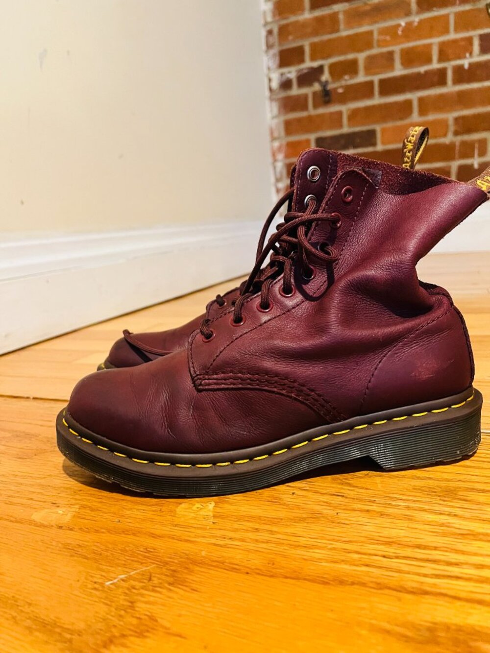 DR.MARTENS Women's 1460 Pascal VIRGINIA CHERRY RED Boots size 8 US - Picture 8 of 16